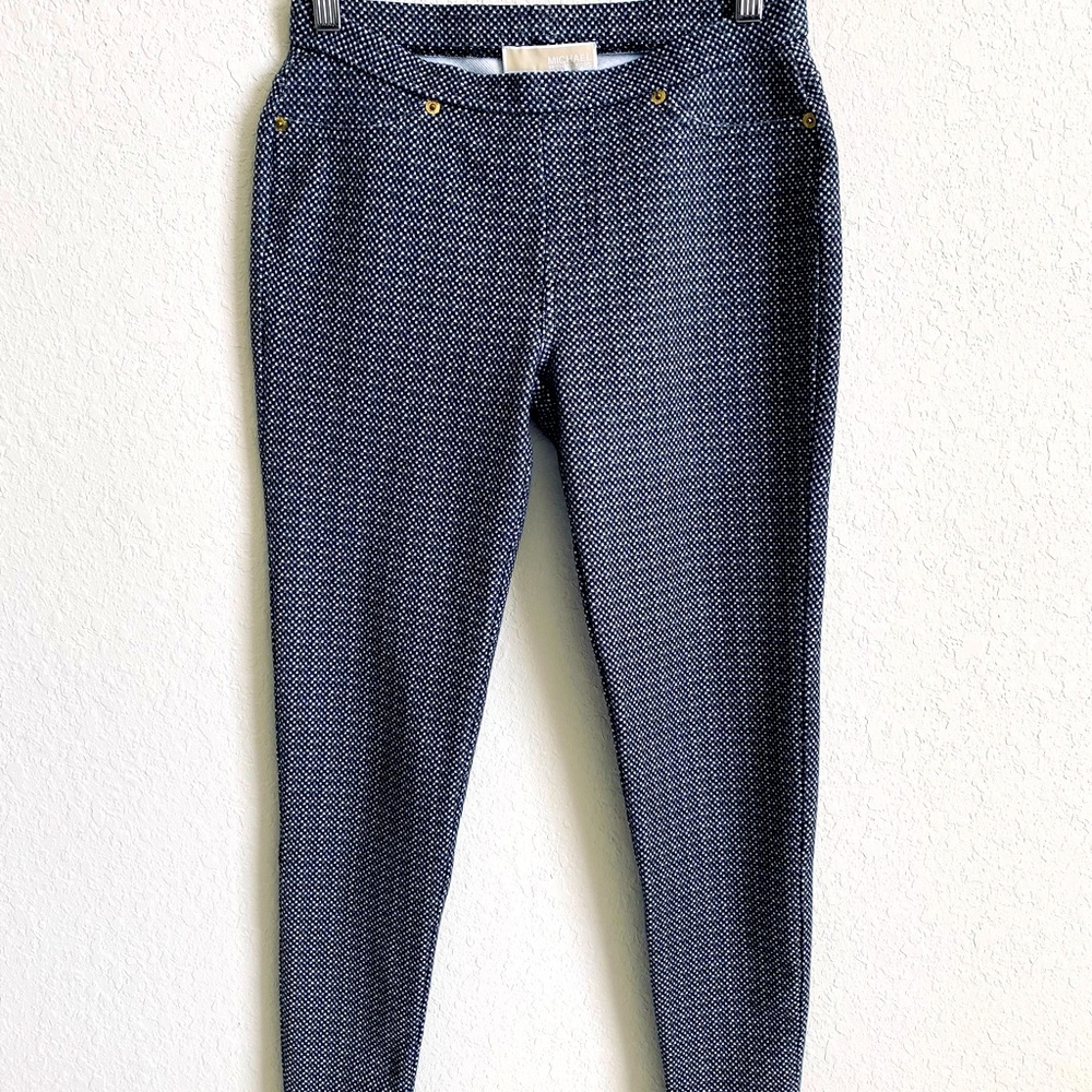 Michael Kors Women’s Jeggins size S/P. Petite. Gray & White with 2 Back pockets